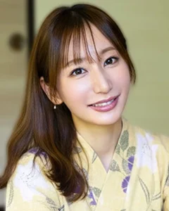 Yuri Adachi (ยูริ อาดาจิ)